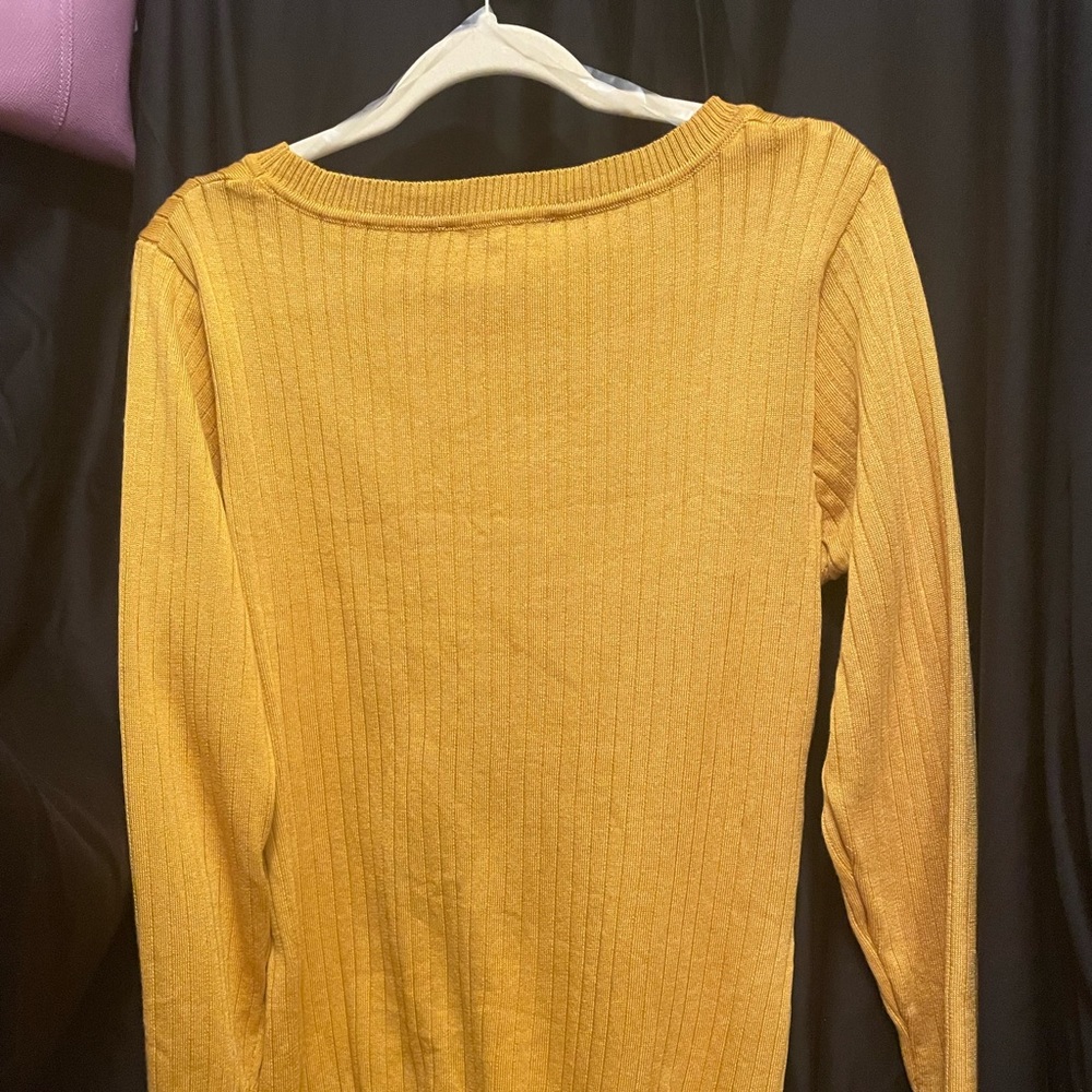 Sweater - Picture 2 of 3